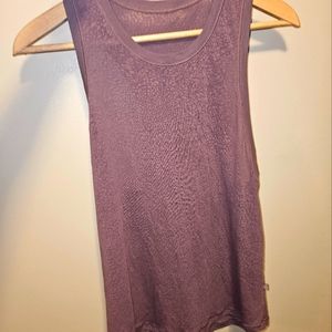 Lululemon tank mauve with fun pattern GUC